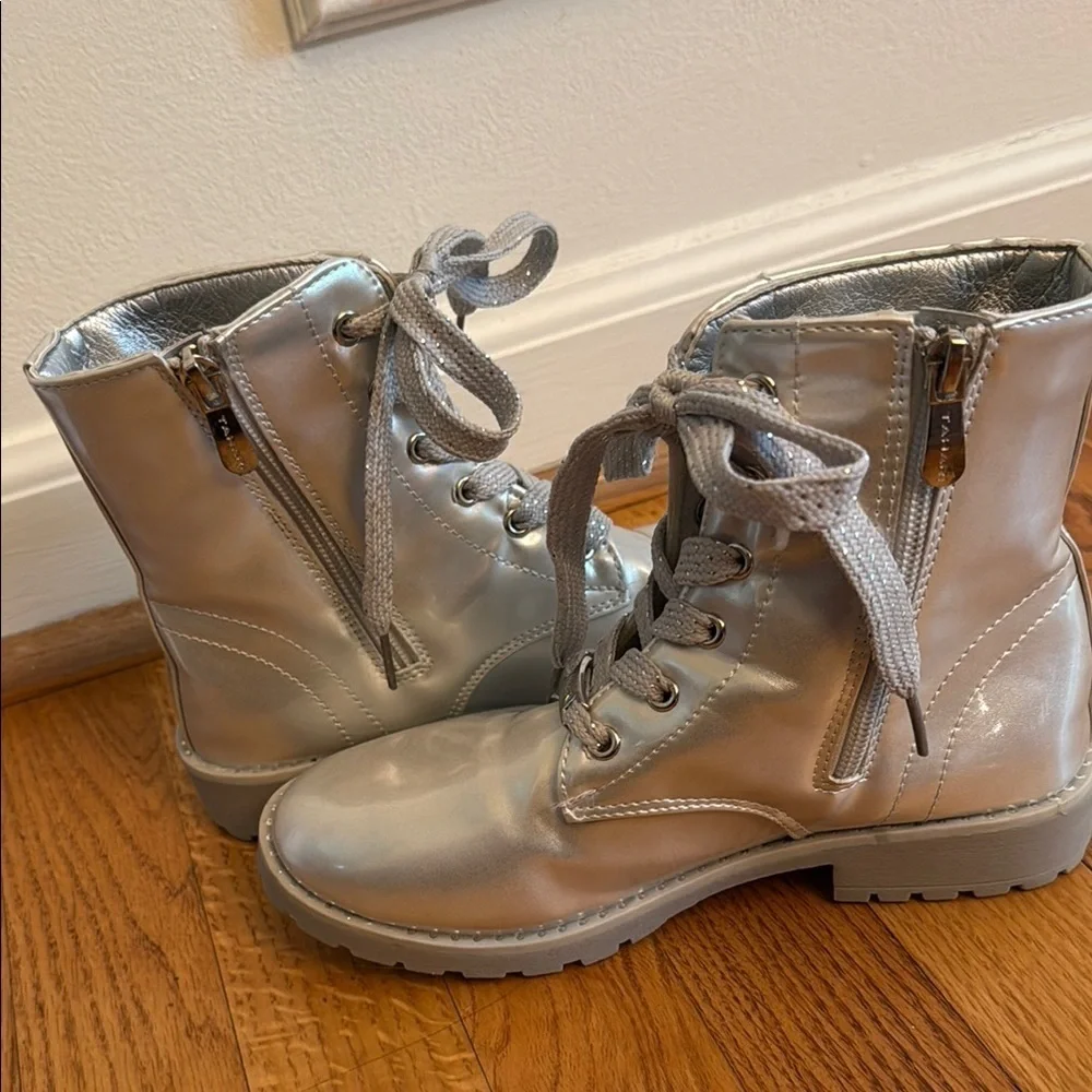 Tahari Youth Big Girls 2 Silver Combat Boots with Side Zipper